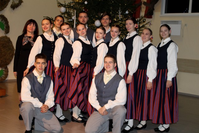 Nautrēnu pagasta jauniešu deju kolektīvs "Troks voi"